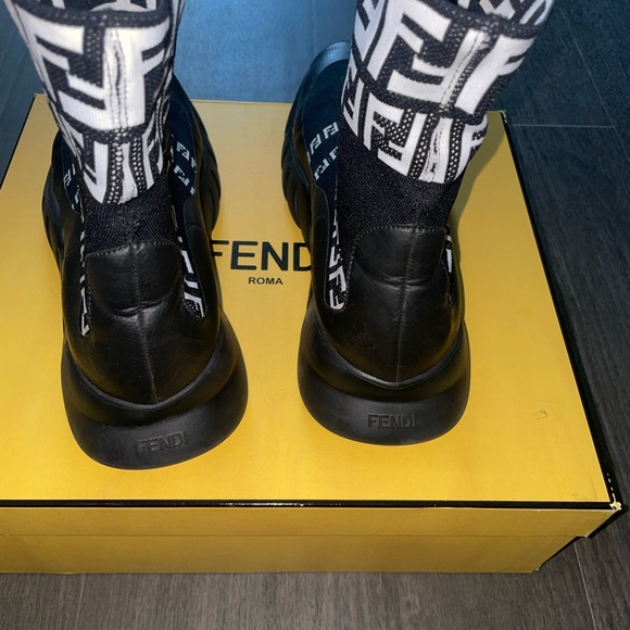 FENDI SNEAKER SIZE 9 - Picture 5 of 5